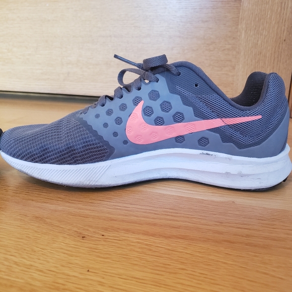 Nike Running Shoes - Picture 8 of 11